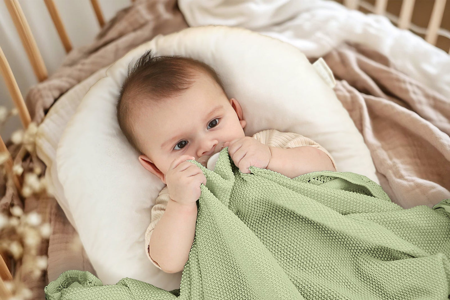 GREEN KNITTED BABY BLANKET