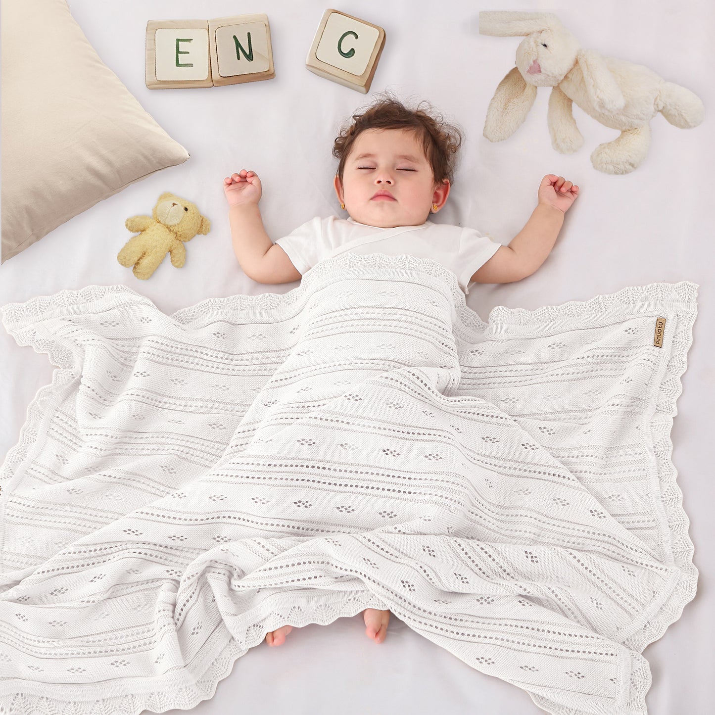 WHITE POINTELLE BLANKET