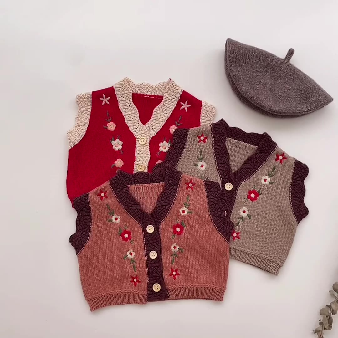 YOYI YOYI Lace Embroidery Sweater Vest